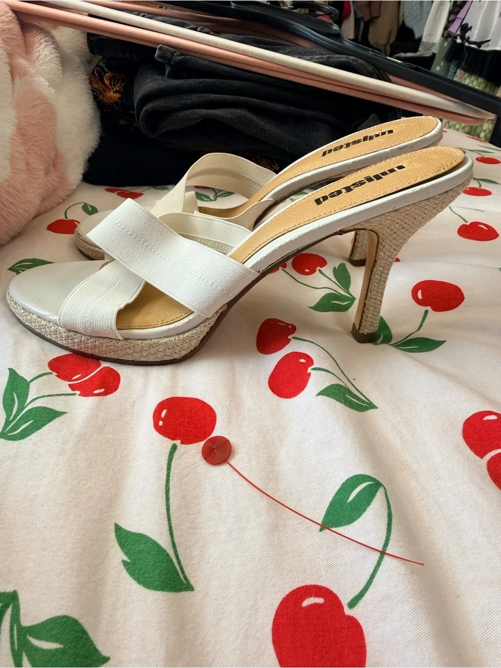 Y2K Vintage Unlisted Kenneth Cole White Slip-On Women’s Heels